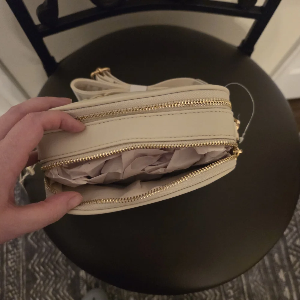 NWT Valentino Orlandi Off-White Quilted Crossbody Bag - Picture 8 of 10